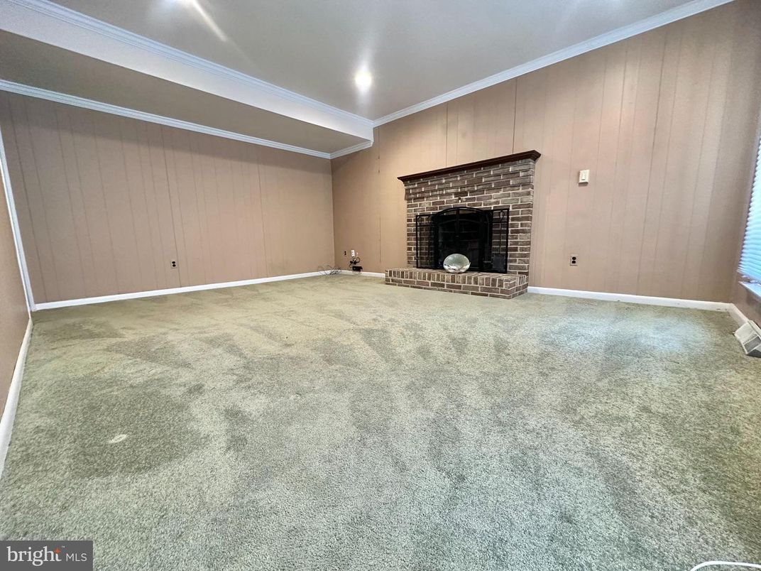 Empty room, Fireplace, Interior, Recessed Lighting