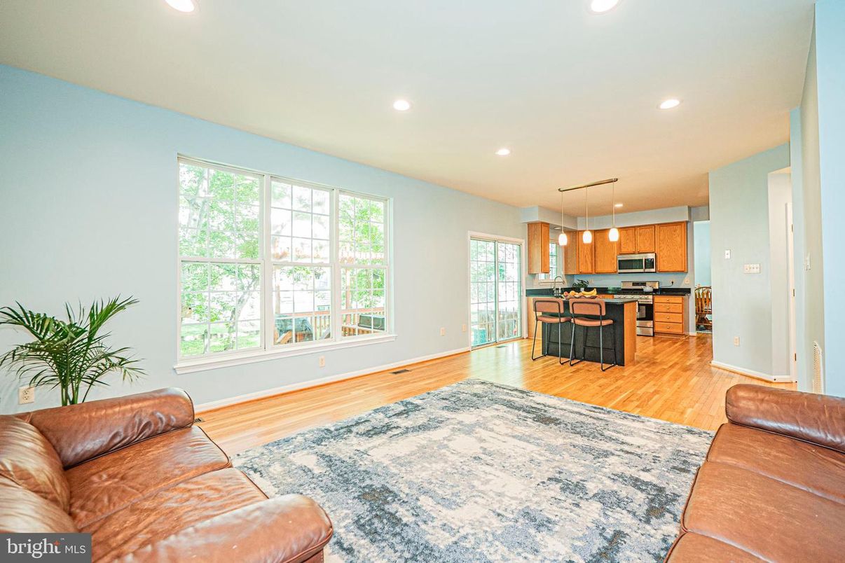 Interior, Kitchen, Living room, Pendant Lights, Recessed Lighting, Wood Texture Flooring