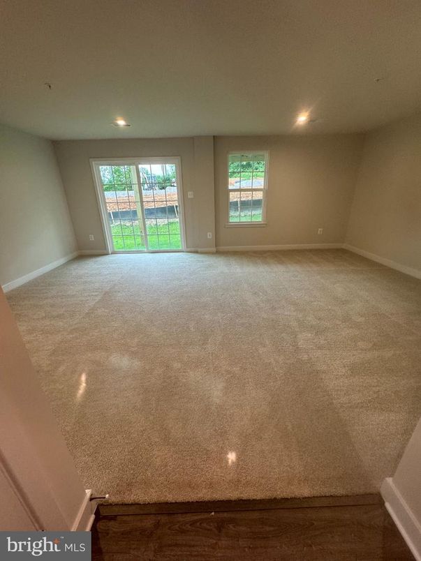 Empty room, Interior, Recessed Lighting