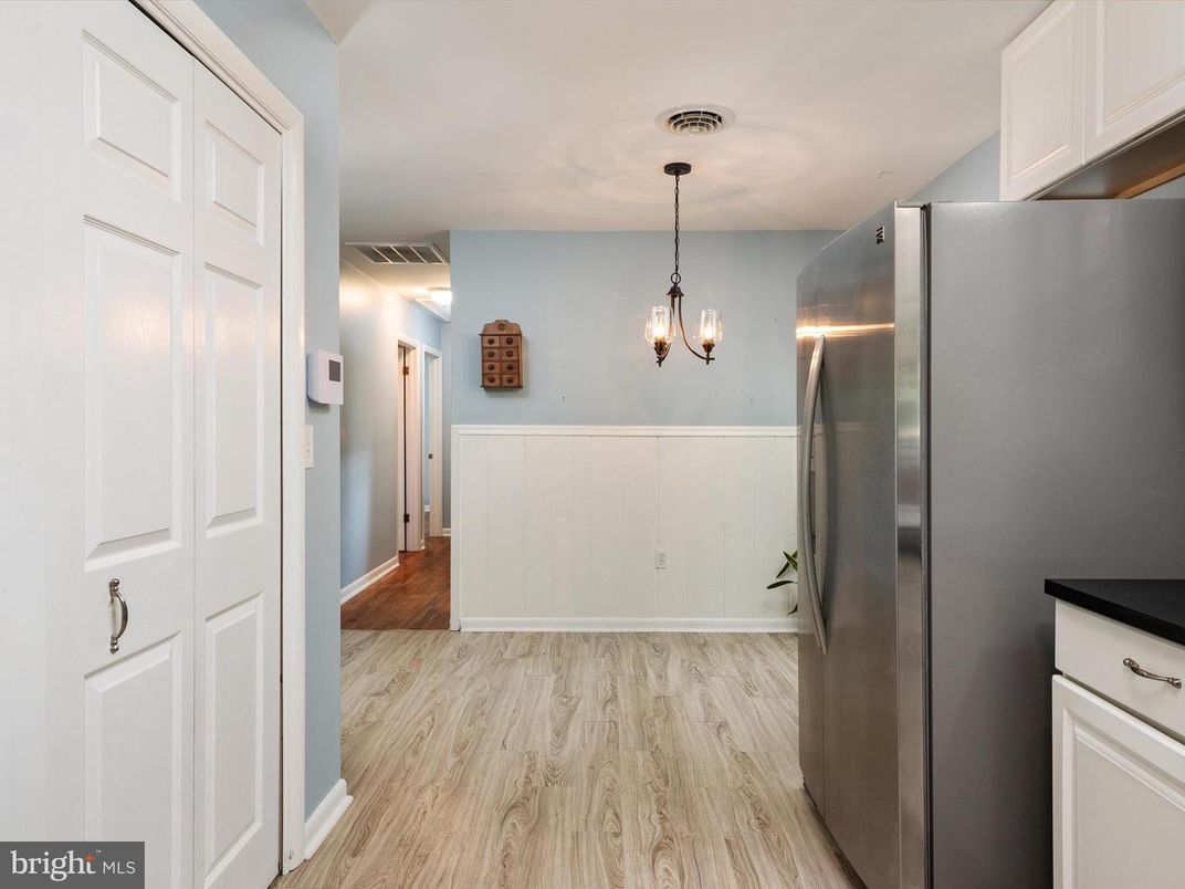 Chandelier, Interior, Kitchen, Wood Texture Flooring