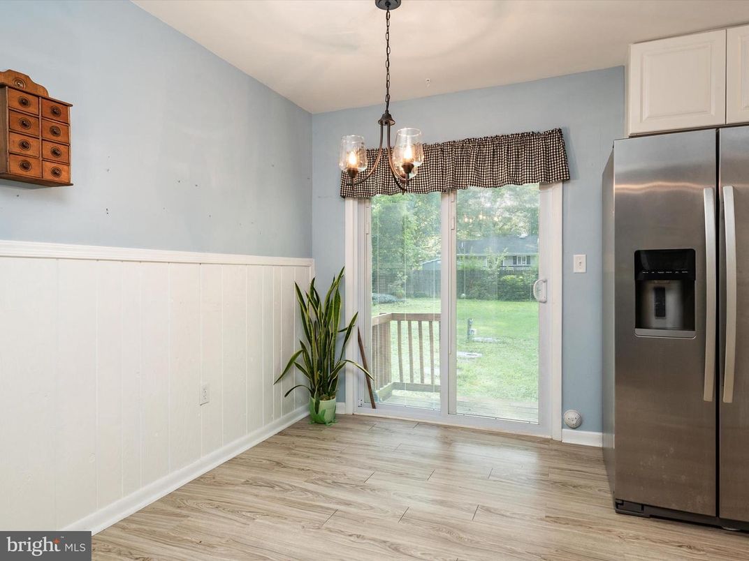 Interior, Pendant Lights, Recessed Lighting, Stainless Steel Appliances, Wood Texture Flooring