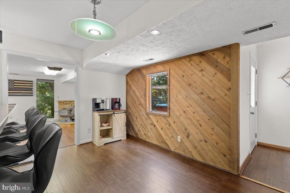 Interior, Recessed Lighting, Wood Texture Flooring, Wooden Walls