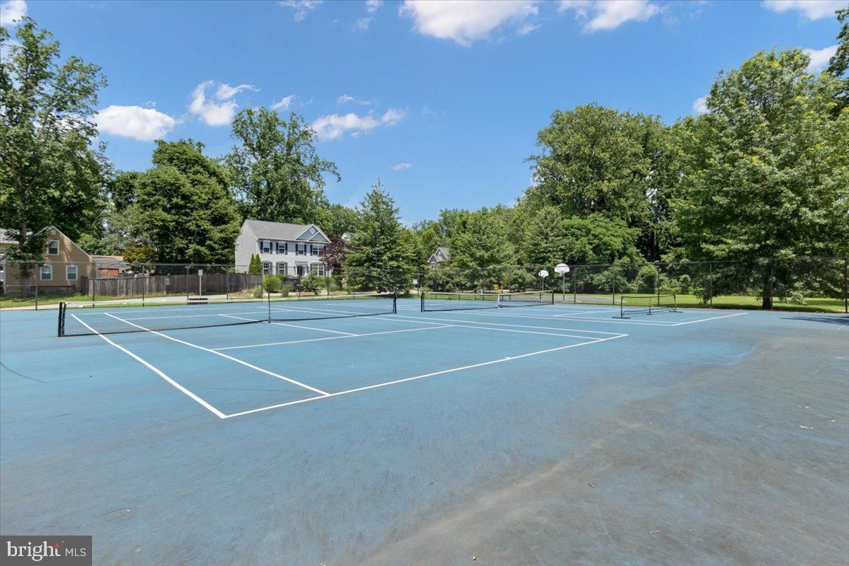 Exterior, Tennis Courts