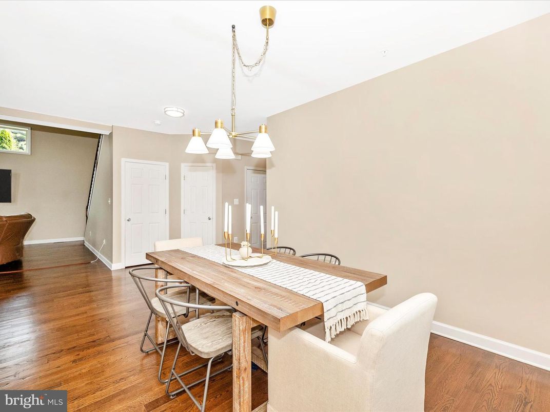 Chandelier, Dining room, Interior, Recessed Lighting, Wood Texture Flooring