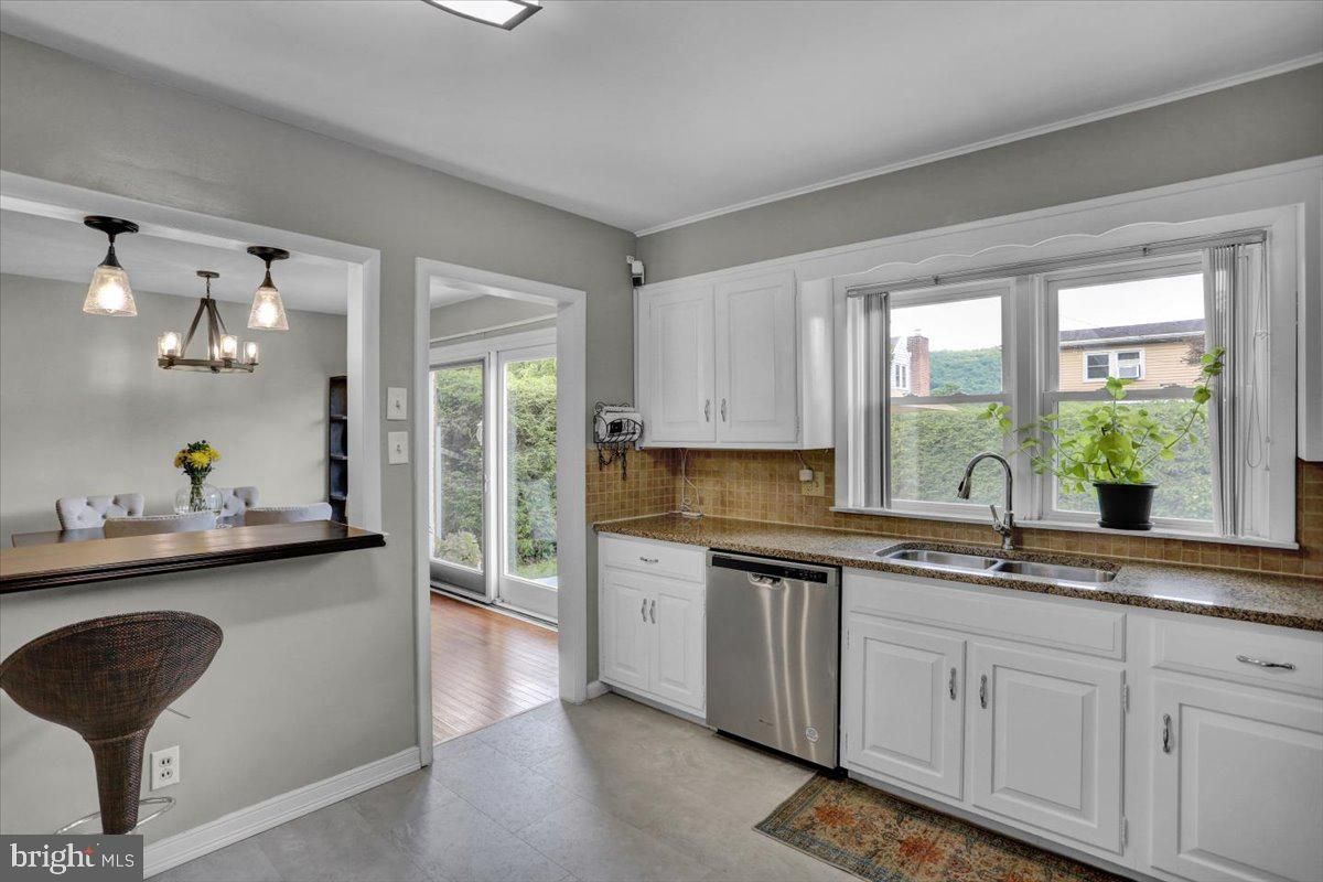 Interior, Kitchen, Pendant Lights