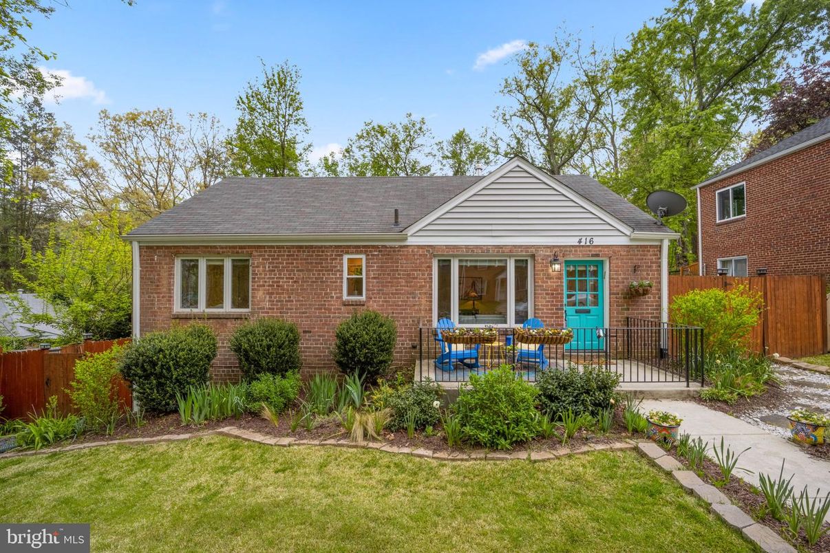 Exterior, Facade, Brick Facade, Split Level