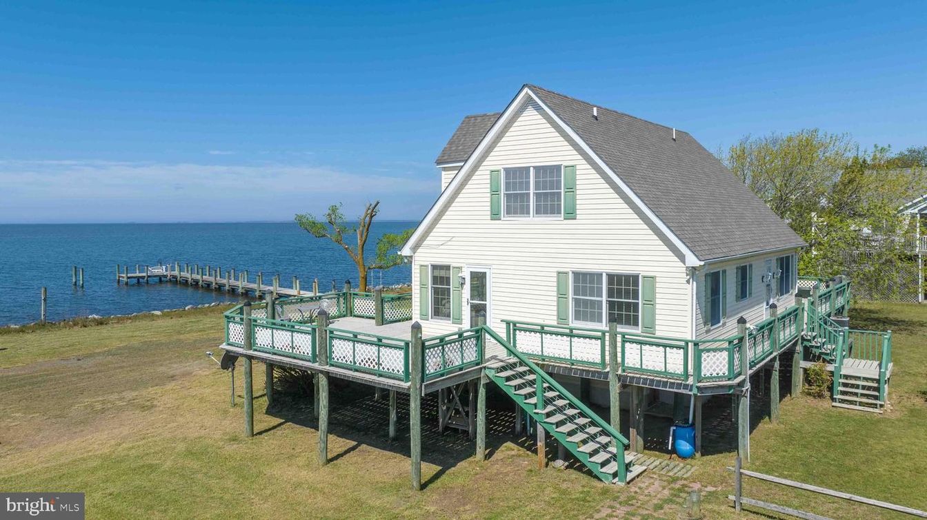 Exterior, Water