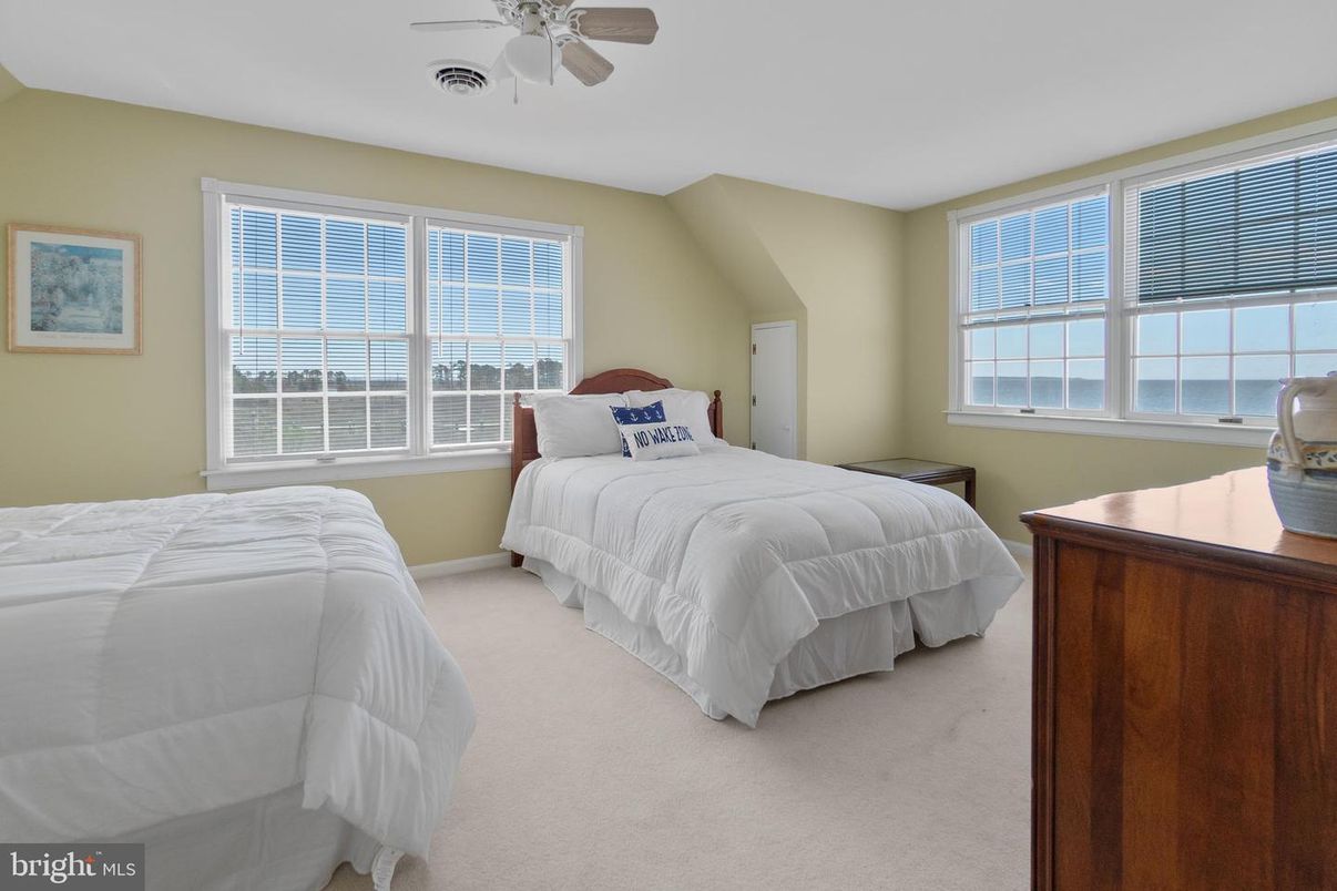 Bedroom, Interior, Water