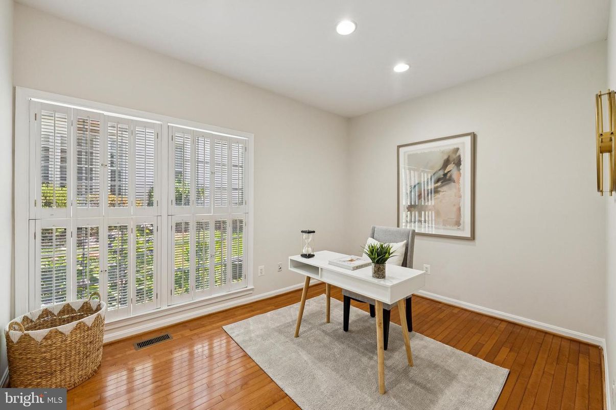 Home Office, Interior, Recessed Lighting, Wood Texture Flooring