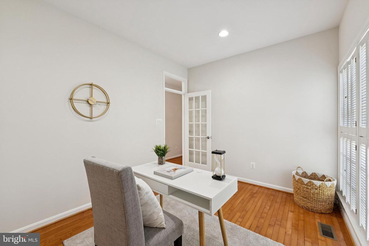 Home Office, Interior, Recessed Lighting, Wood Texture Flooring