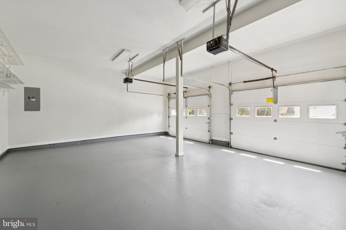 Garage, Interior
