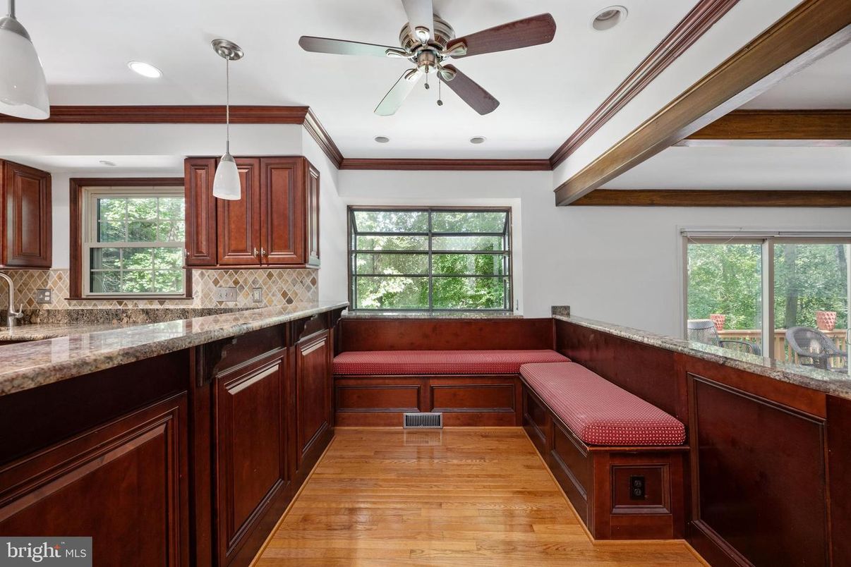 Interior, Pendant Lights, Recessed Lighting, Wood Texture Flooring