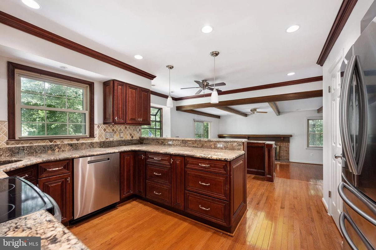 Interior, Kitchen, Recessed Lighting, Wood Texture Flooring