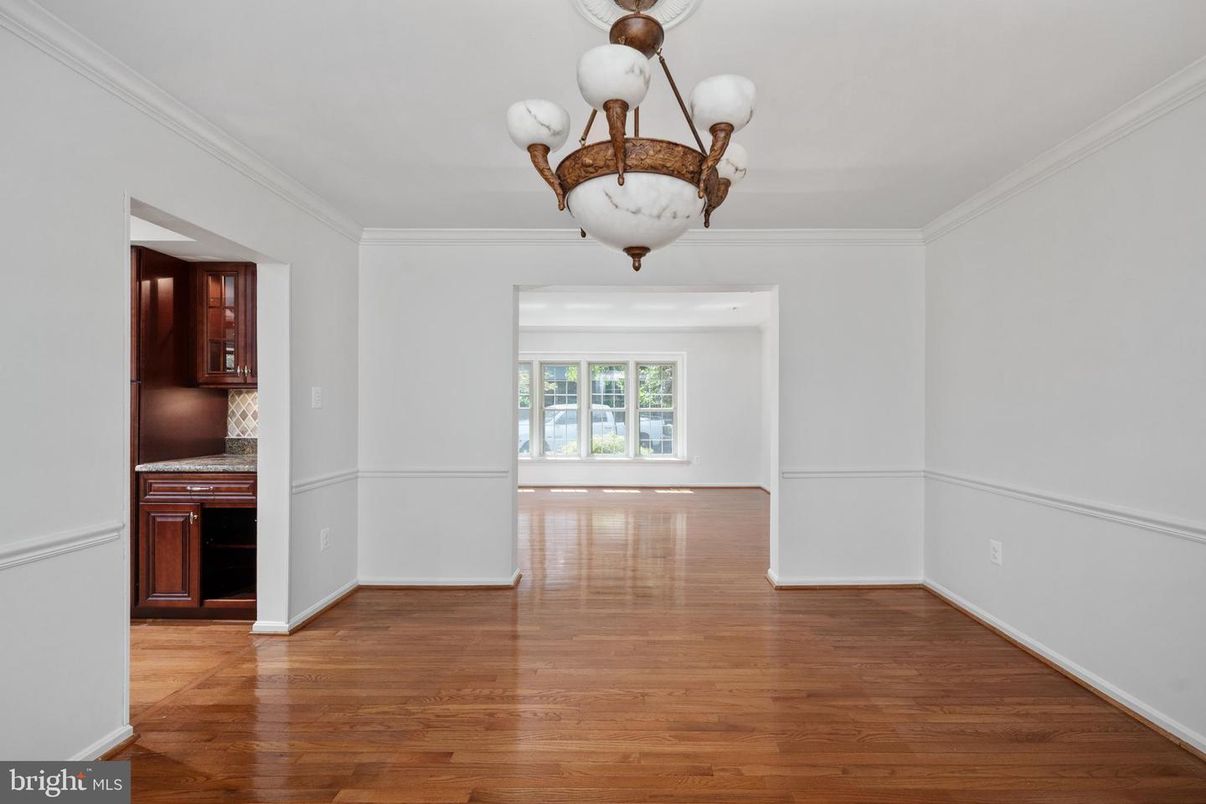 Chandelier, Empty room, Interior, Wood Texture Flooring