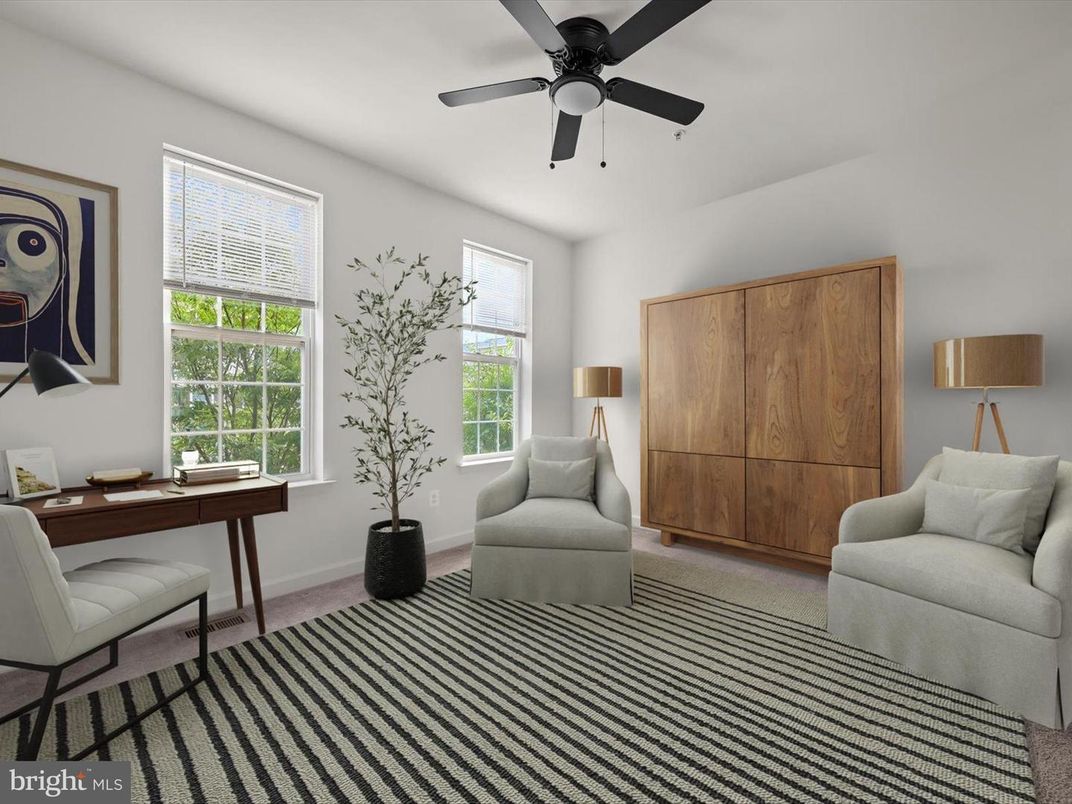 Home Office, Interior