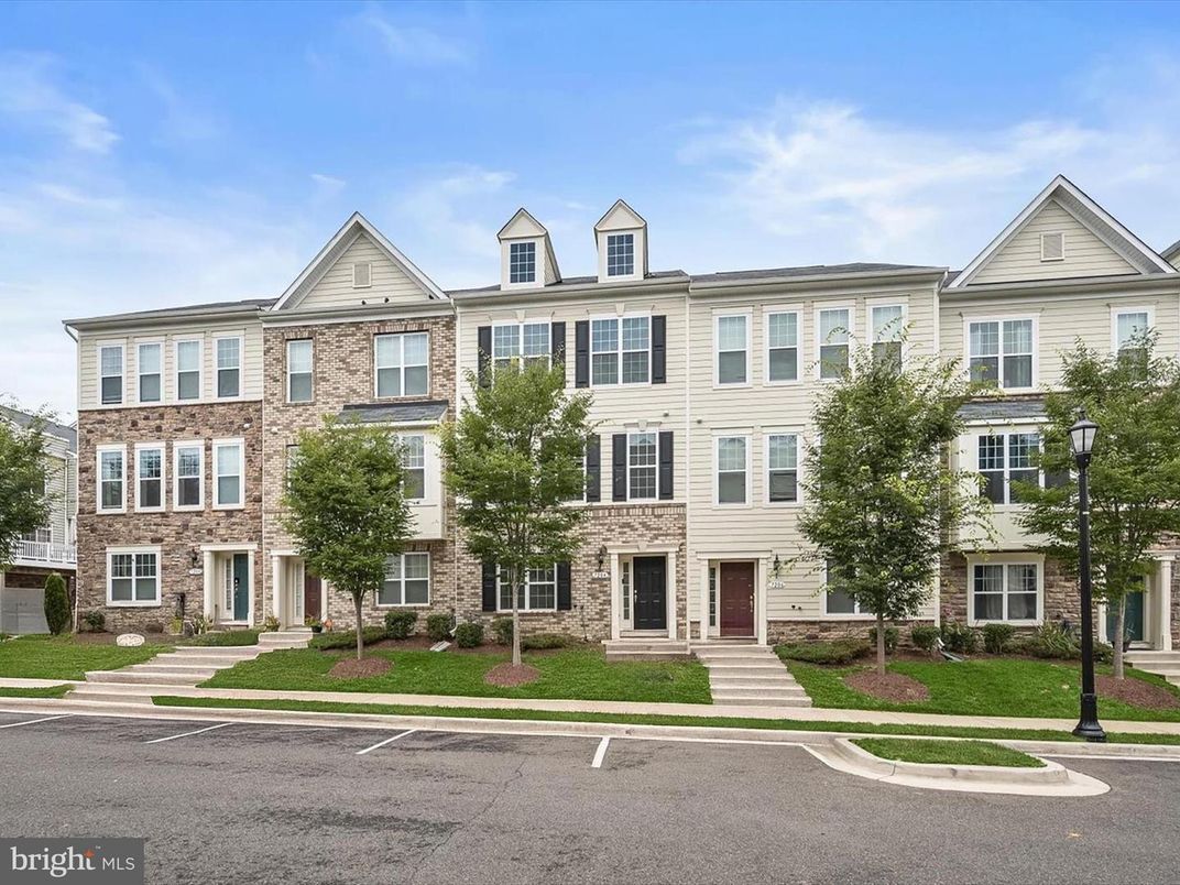 Exterior, Facade, Brick Facade, Rowhouse