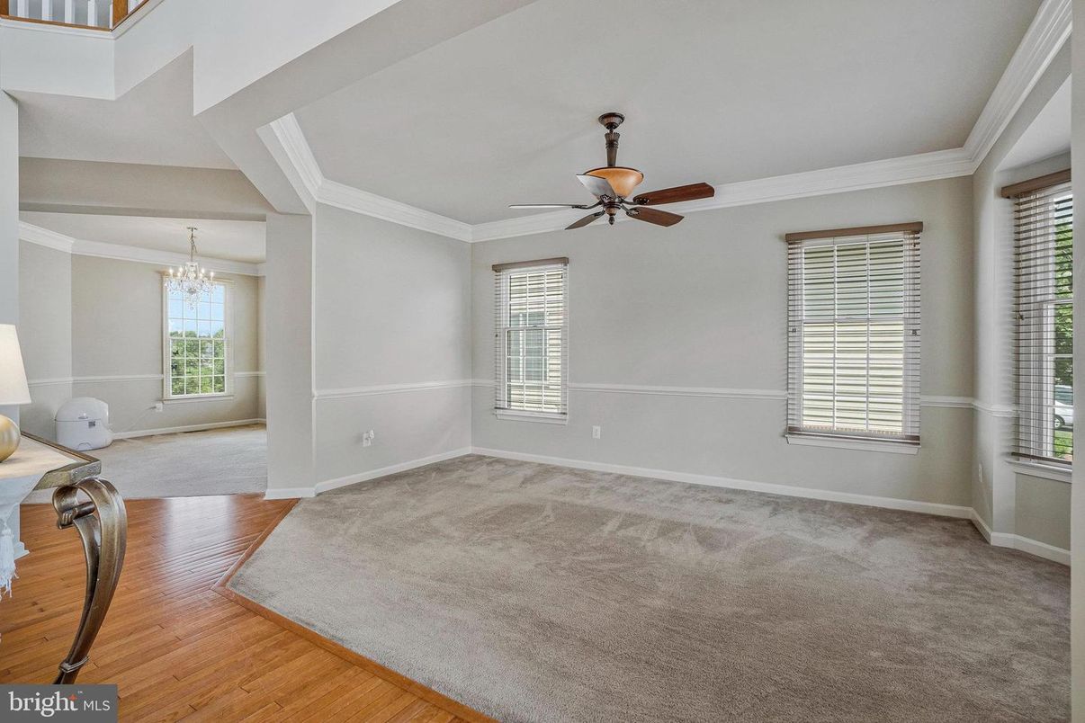 Chandelier, Empty room, Interior, Wood Texture Flooring
