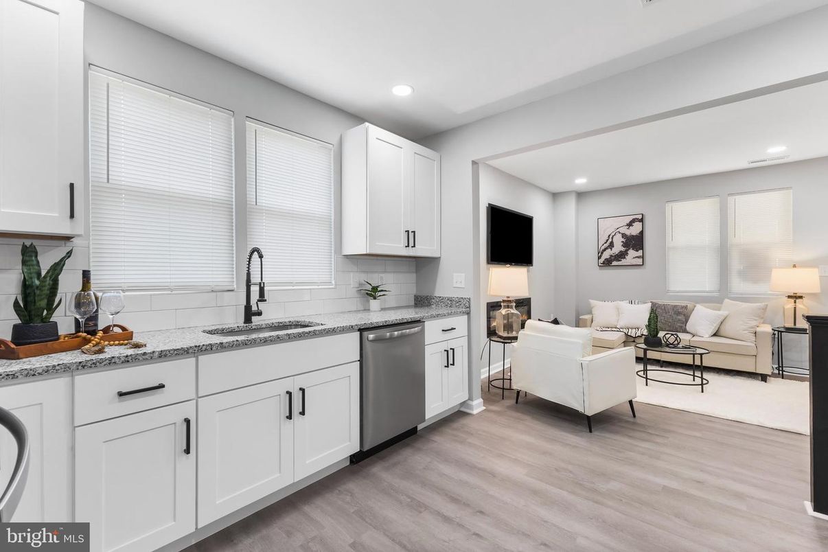 Interior, Kitchen, Living room, Recessed Lighting, Wood Texture Flooring