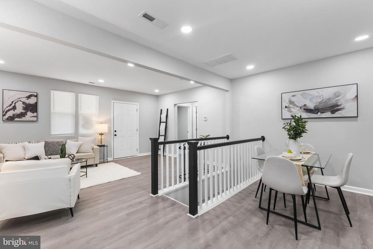 Dining room, Interior, Living room, Recessed Lighting, Wood Texture Flooring