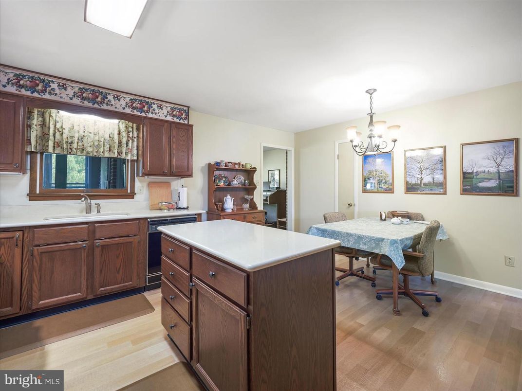 Chandelier, Dining room, Interior, Kitchen, Wood Texture Flooring