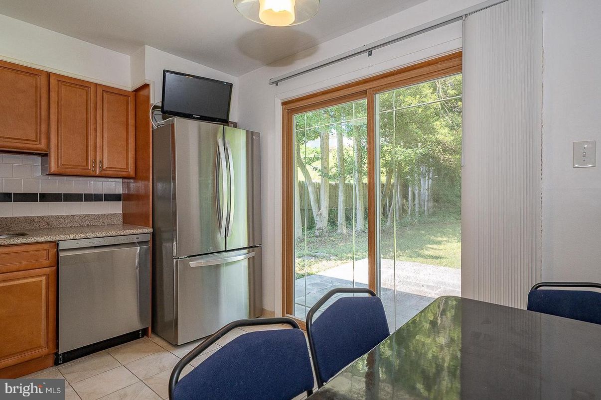 Dining room, Interior, Kitchen, Stainless Steel Appliances