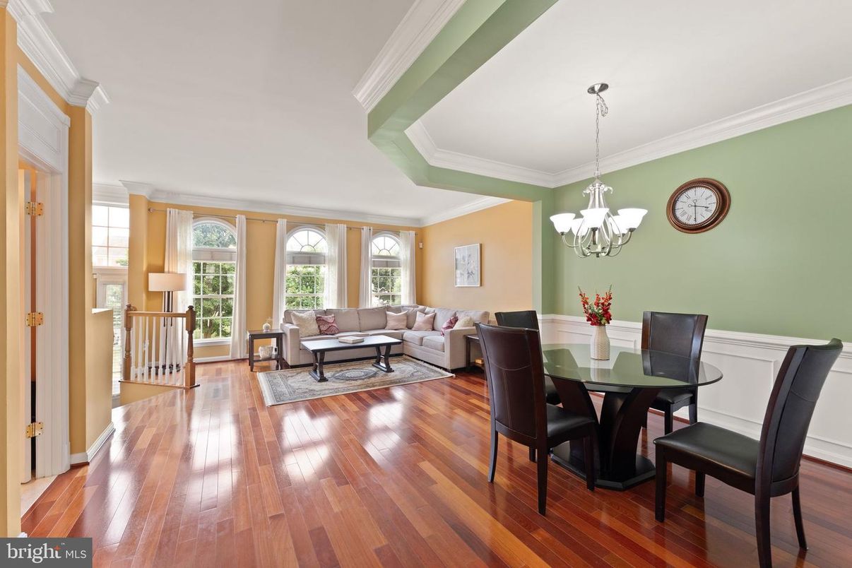 Chandelier, Dining room, Interior, Living room, Wood Texture Flooring