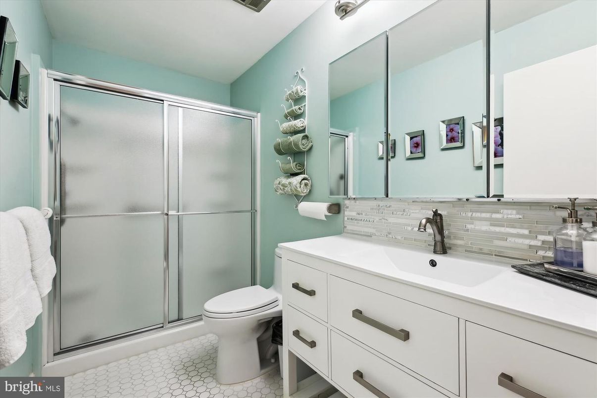 Bathroom, Glass Shower, Interior