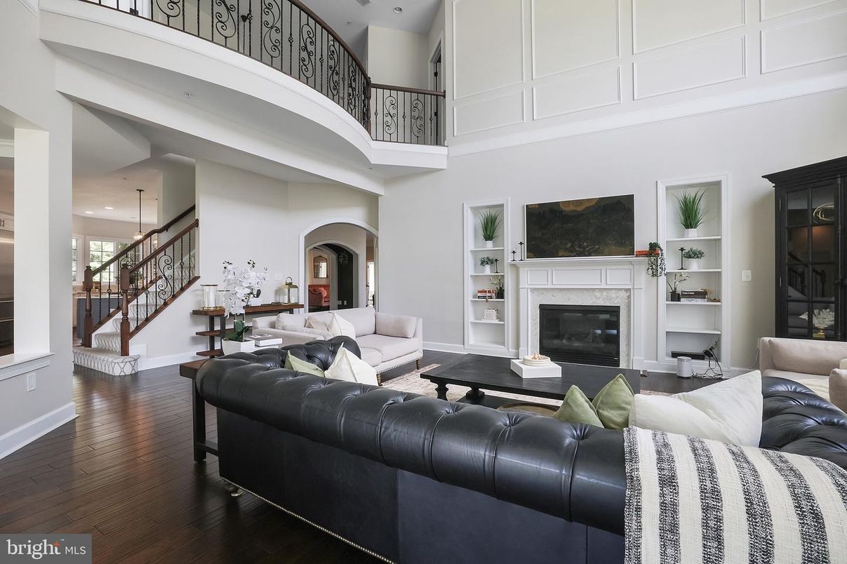 Dining room, Fireplace, Interior, Living room, Pendant Lights, Recessed Lighting, Wood Texture Flooring
