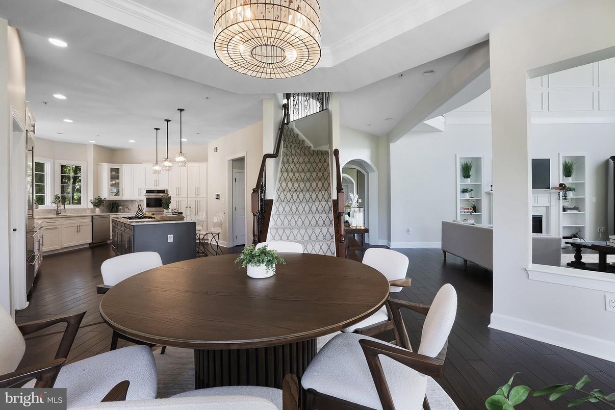 Chandelier, Dining room, Interior, Kitchen, Pendant Lights, Recessed Lighting, Wood Texture Flooring