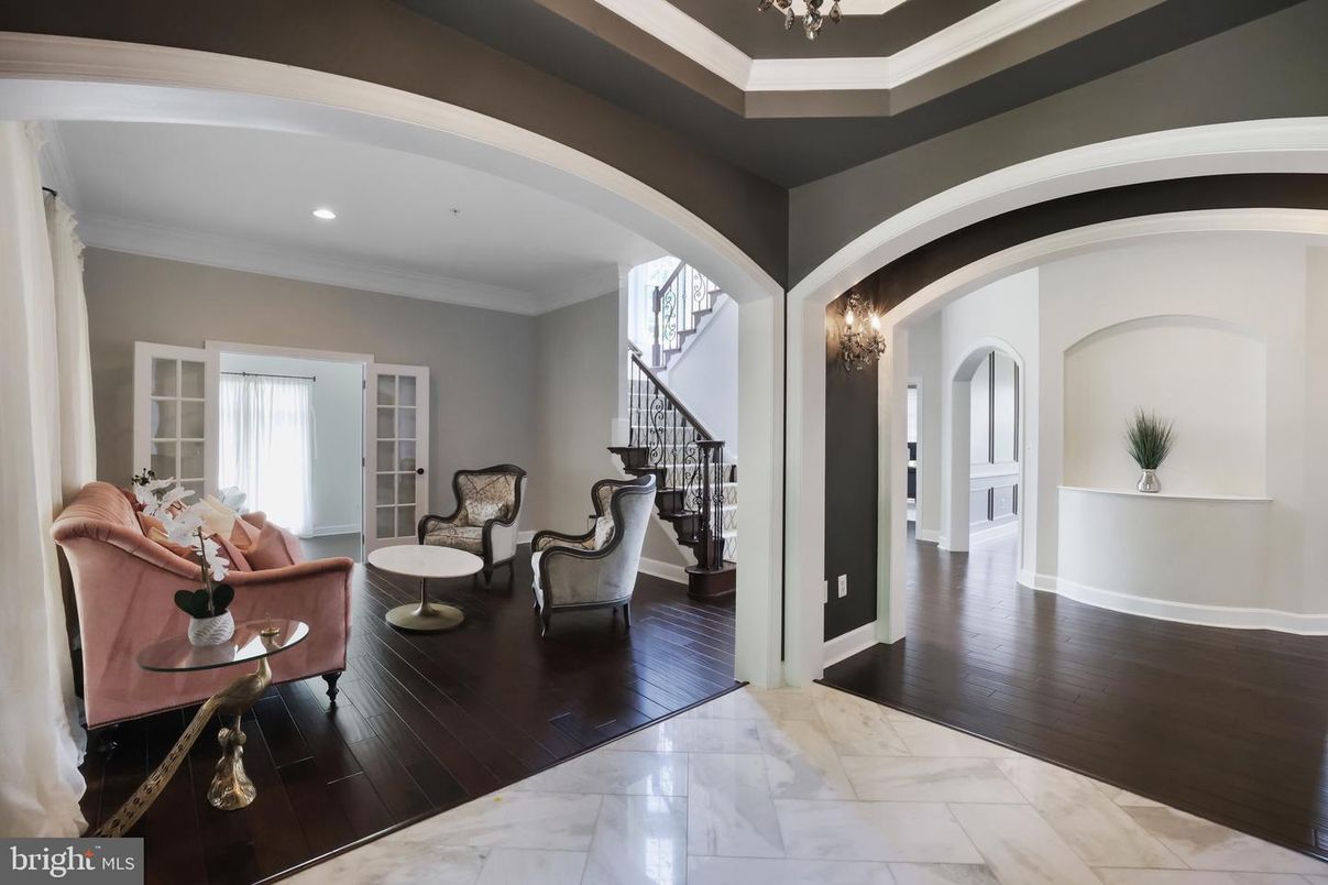 Interior, Living room, Marble, Recessed Lighting, Wood Texture Flooring