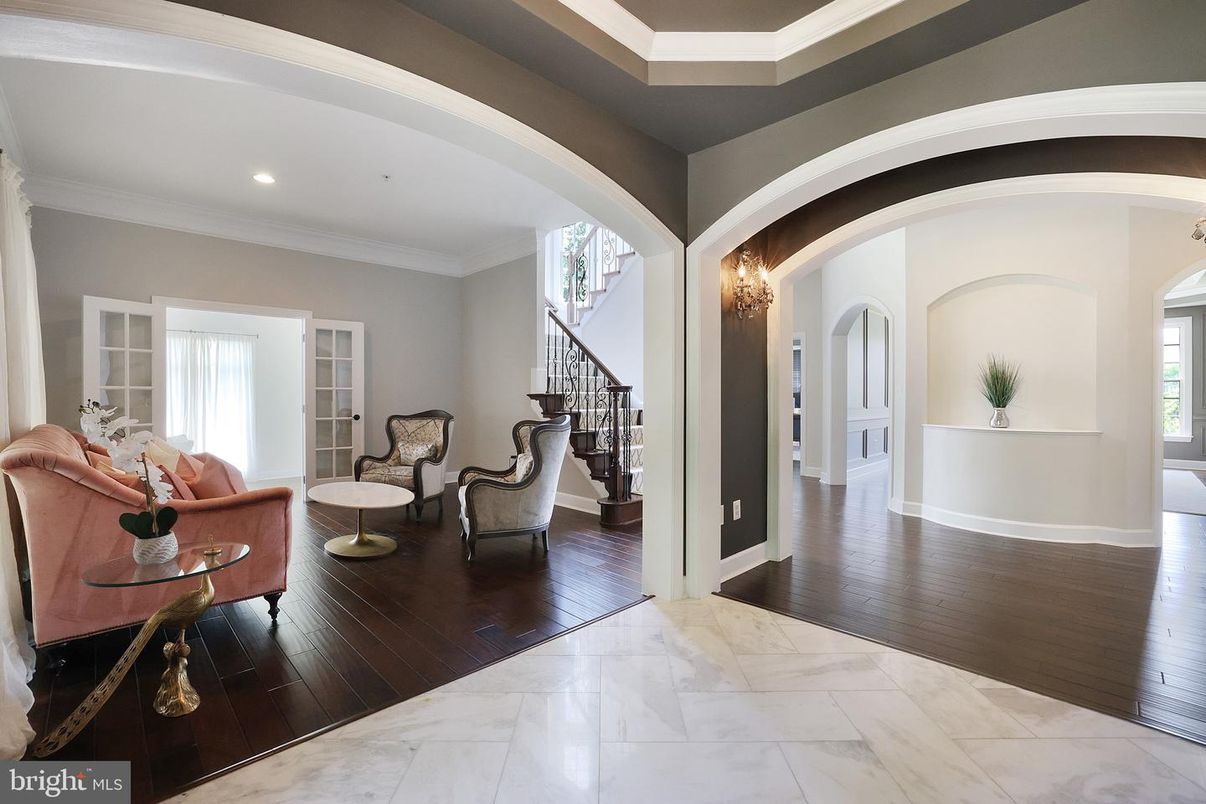 Interior, Living room, Marble, Recessed Lighting, Wood Texture Flooring