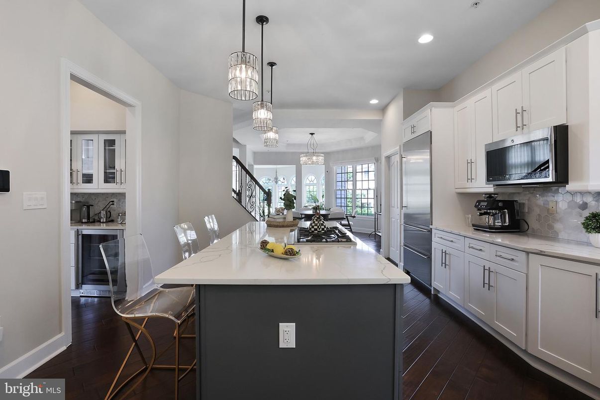 Chandelier, Dining room, Interior, Kitchen, Pendant Lights, Recessed Lighting, Wood Texture Flooring