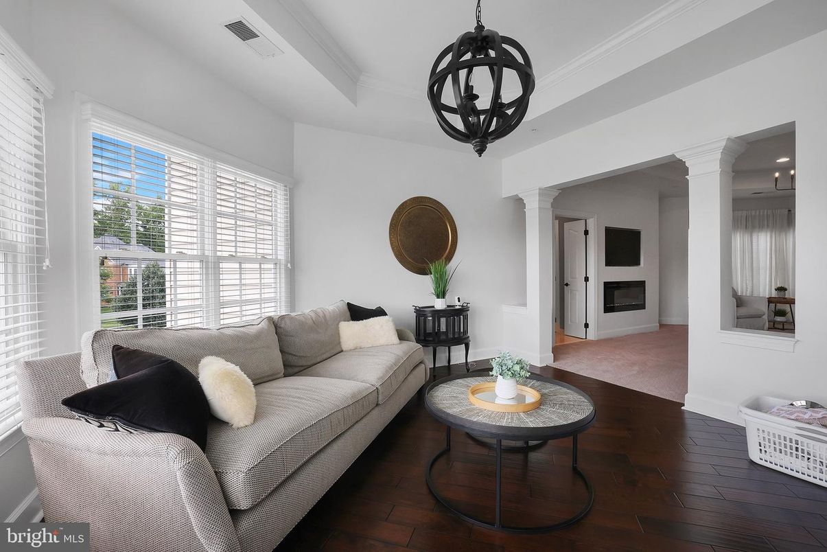 Interior, Living room, Pendant Lights, Wood Texture Flooring