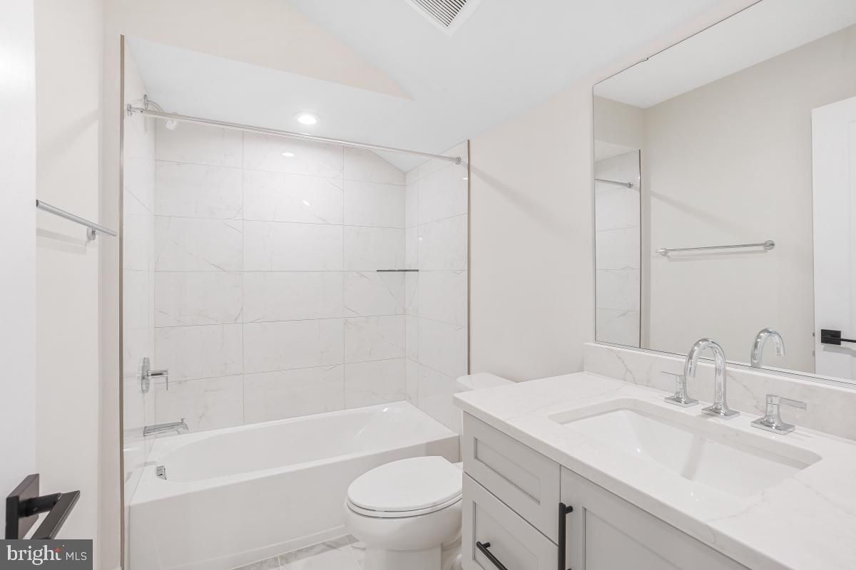 Bathroom, Interior, Marble Walls, Recessed Lighting