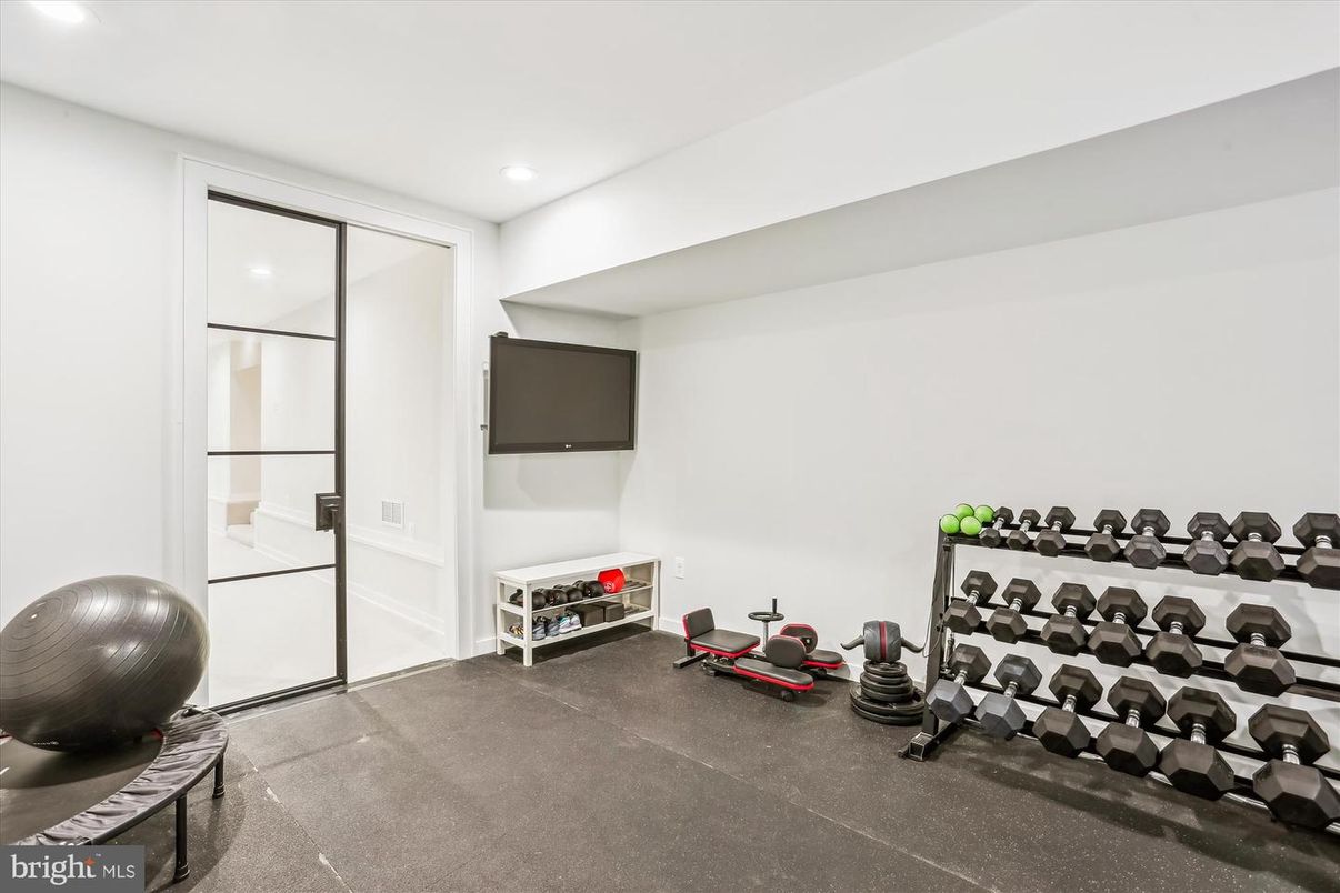 Fitness Equipment, Interior, Recessed Lighting