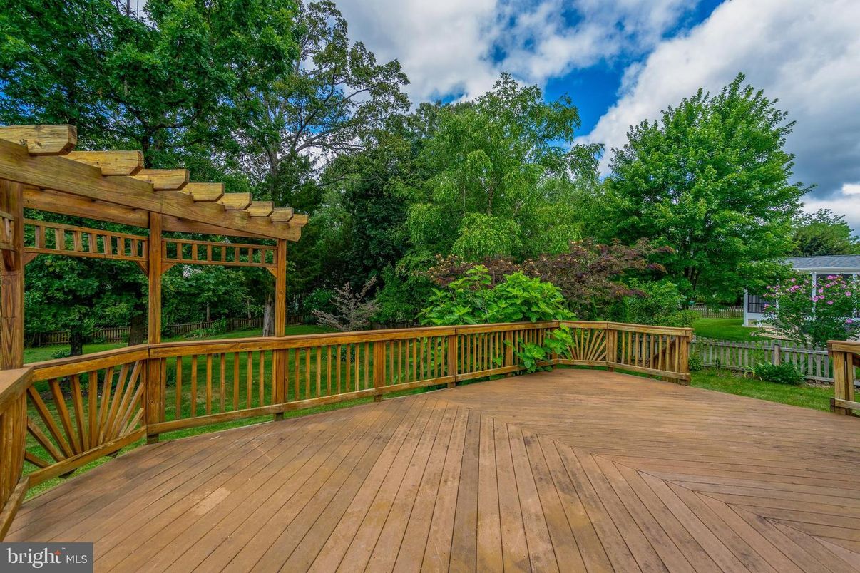 Exterior, Wood Texture Flooring