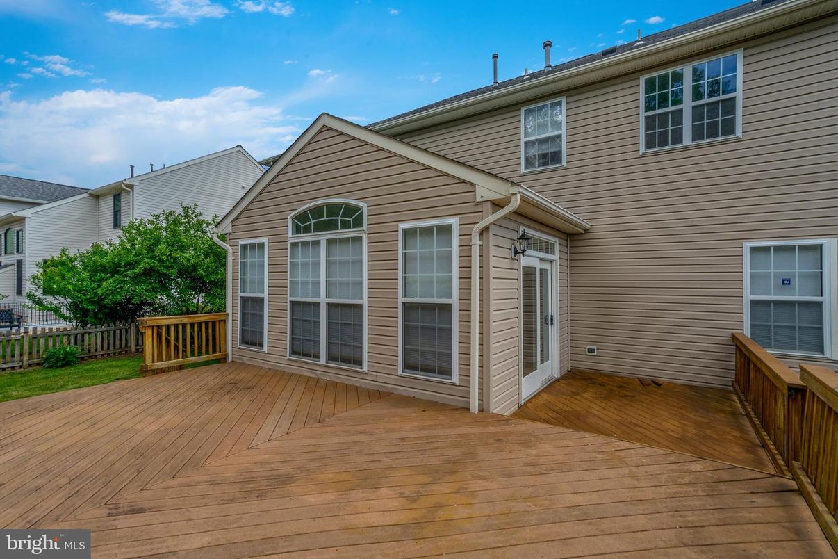 Exterior, Wood Texture Flooring