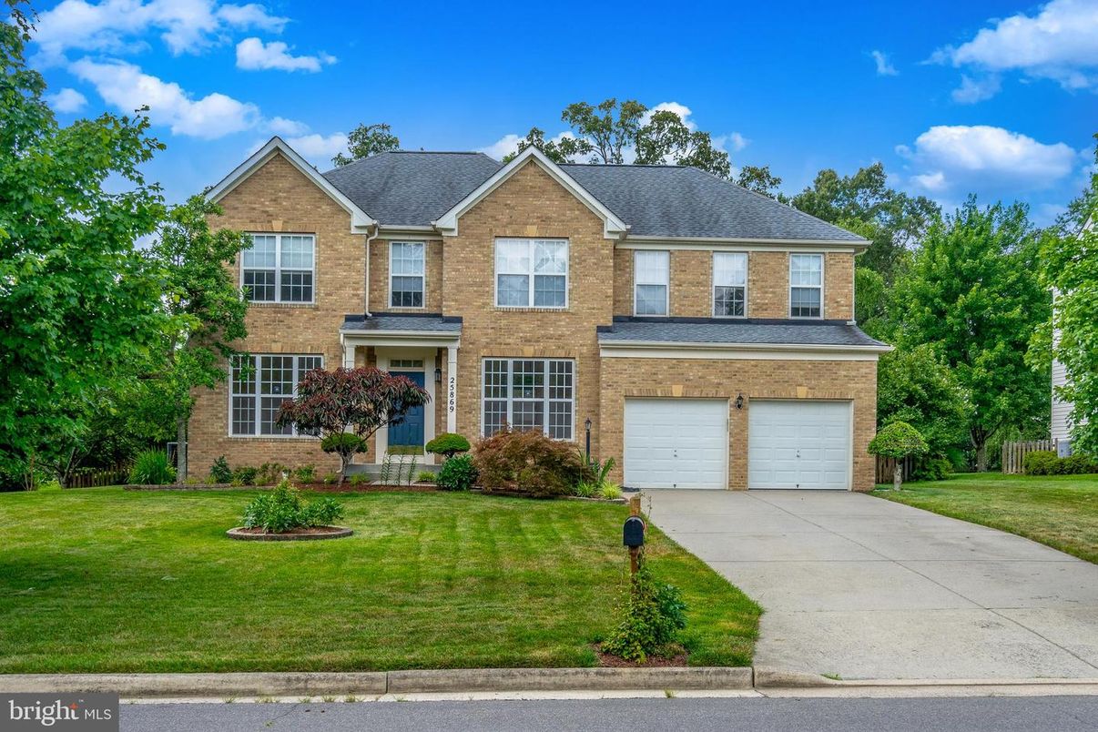 Attached, Exterior, Facade, Brick Facade, Brick Traditional