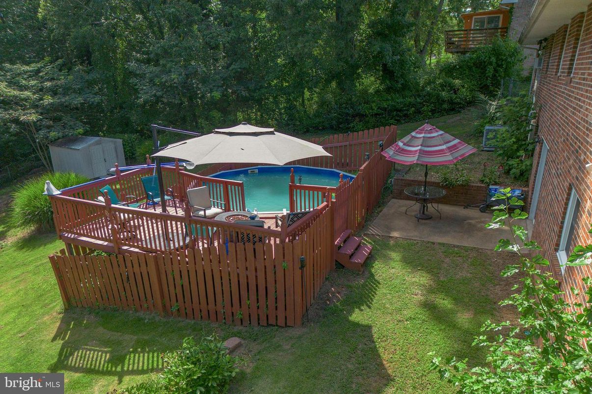 Backyard, Exterior, Pool