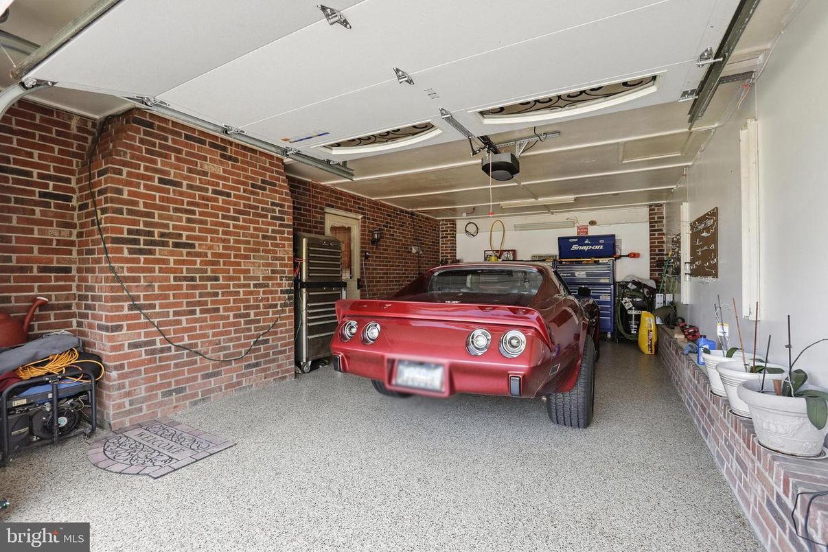 Garage, Interior, Stone Walls