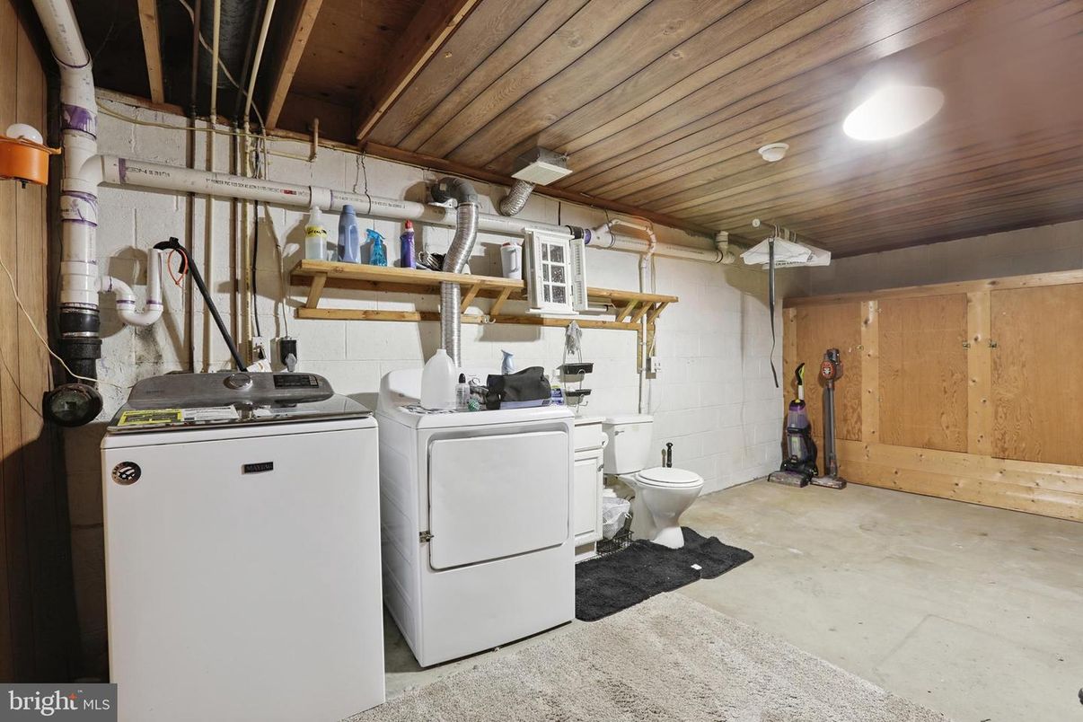 Interior, Washer, Wooden Ceilings