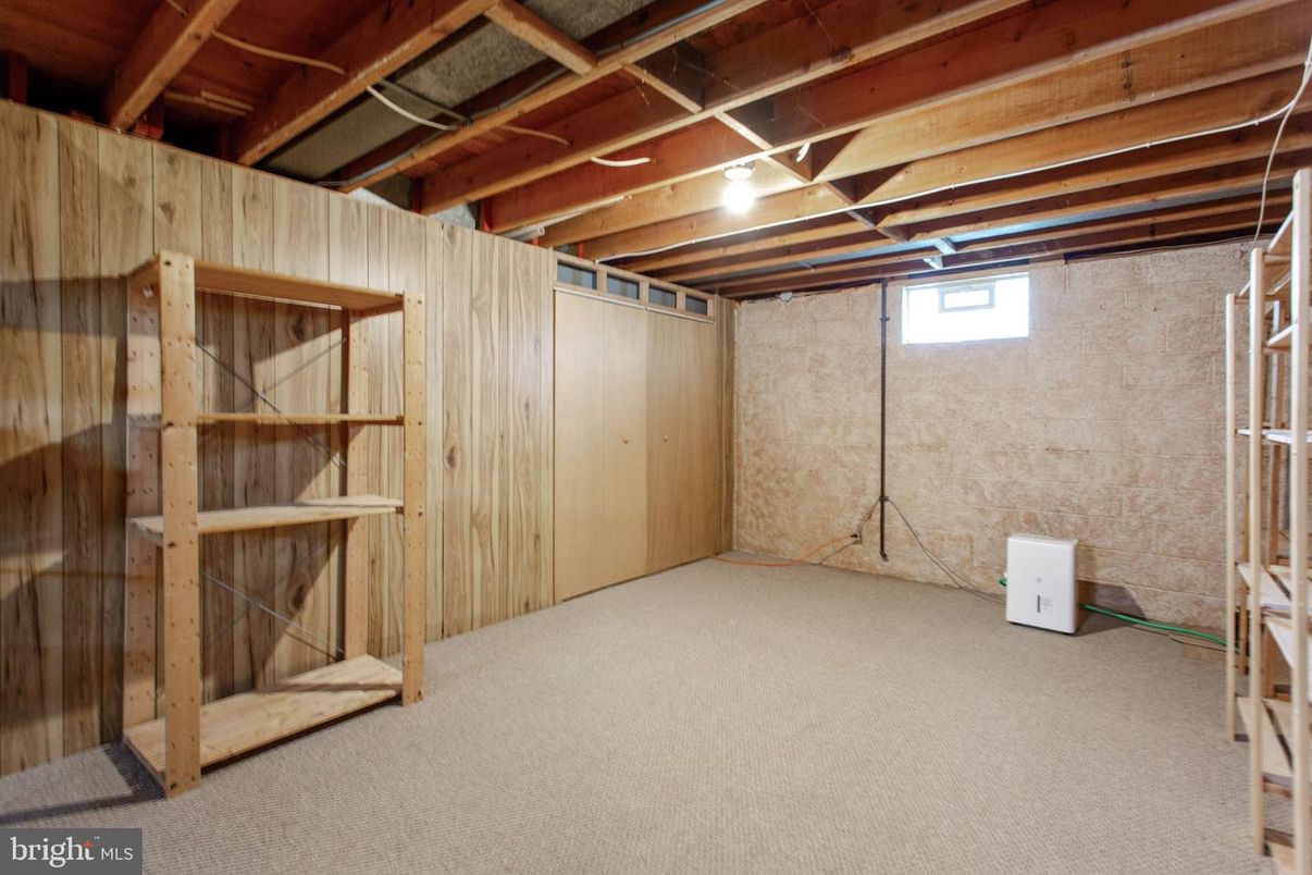 Empty room, Interior, Wooden Beams, Wooden Ceilings, Wooden Walls