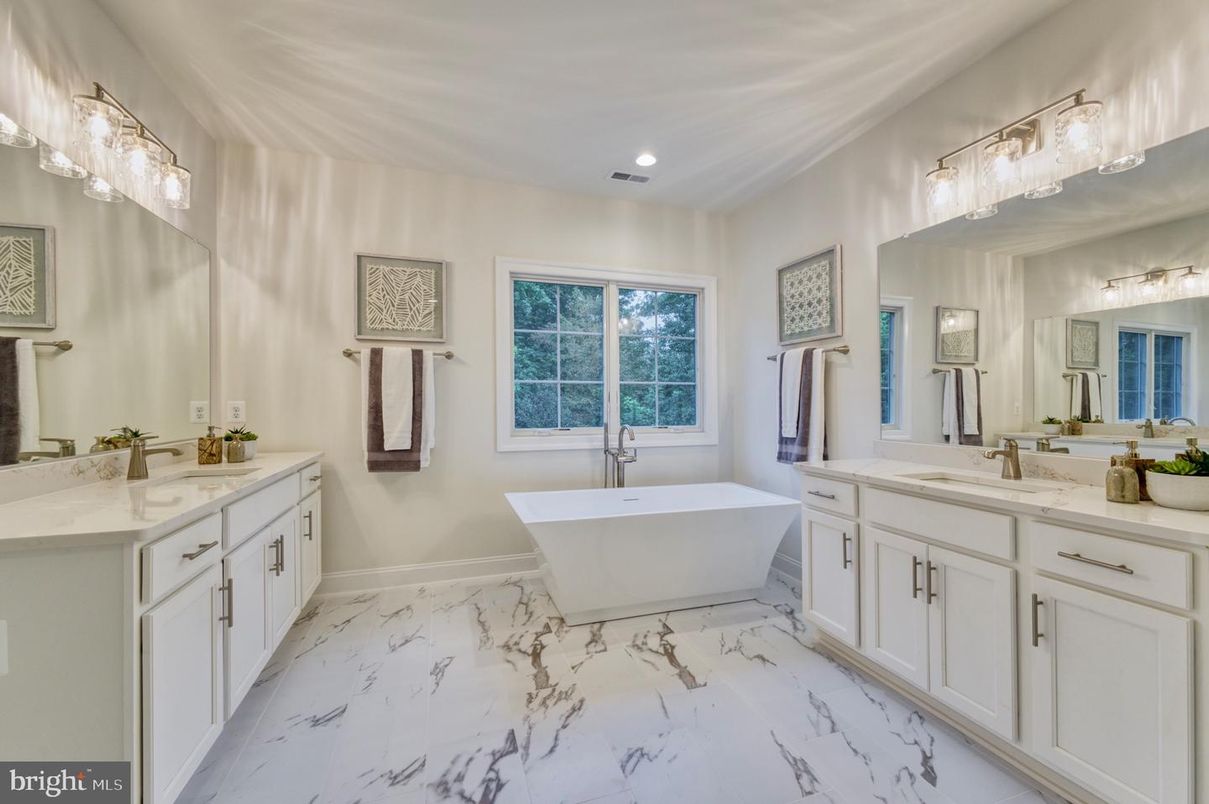 Bathroom, Dual Sink Vanities, Free Standing Baths, Interior, Marble, Recessed Lighting