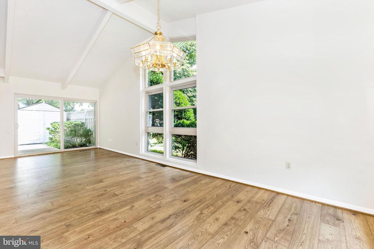 Chandelier, Empty room, Interior, Wood Texture Flooring