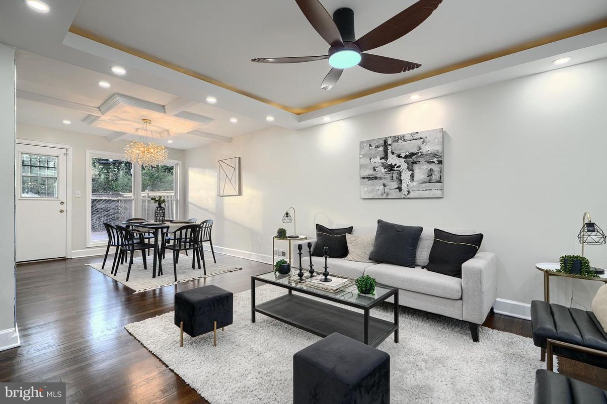 Chandelier, Dining room, Interior, Living room, Recessed Lighting, Wood Texture Flooring