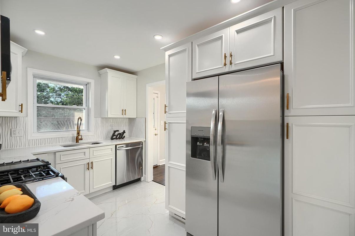 Interior, Kitchen, Marble, Recessed Lighting, Stainless Steel Appliances