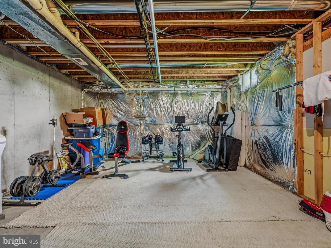 Fitness Equipment, Interior, Wooden Beams