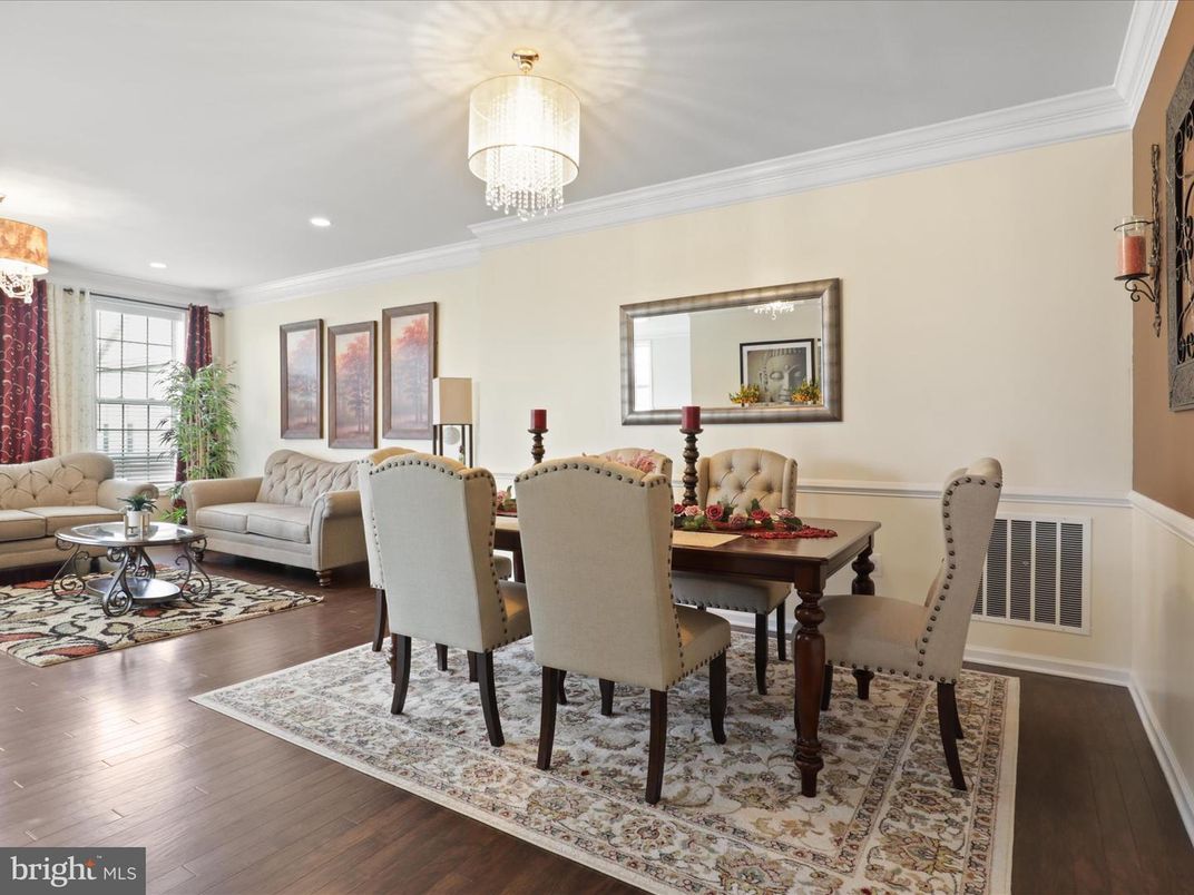 Chandelier, Dining room, Interior, Living room, Recessed Lighting, Wood Texture Flooring