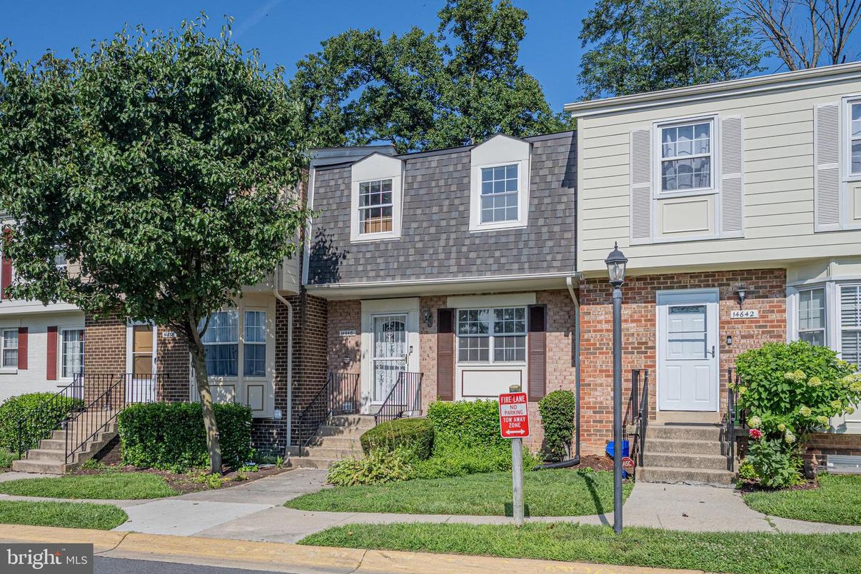 Exterior, Facade, Brick Facade, Cape Cod