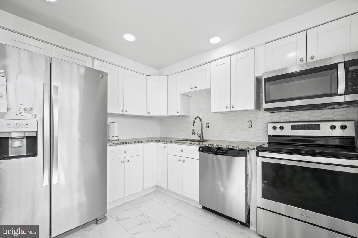 Interior, Kitchen, Marble, Recessed Lighting, Stainless Steel Appliances
